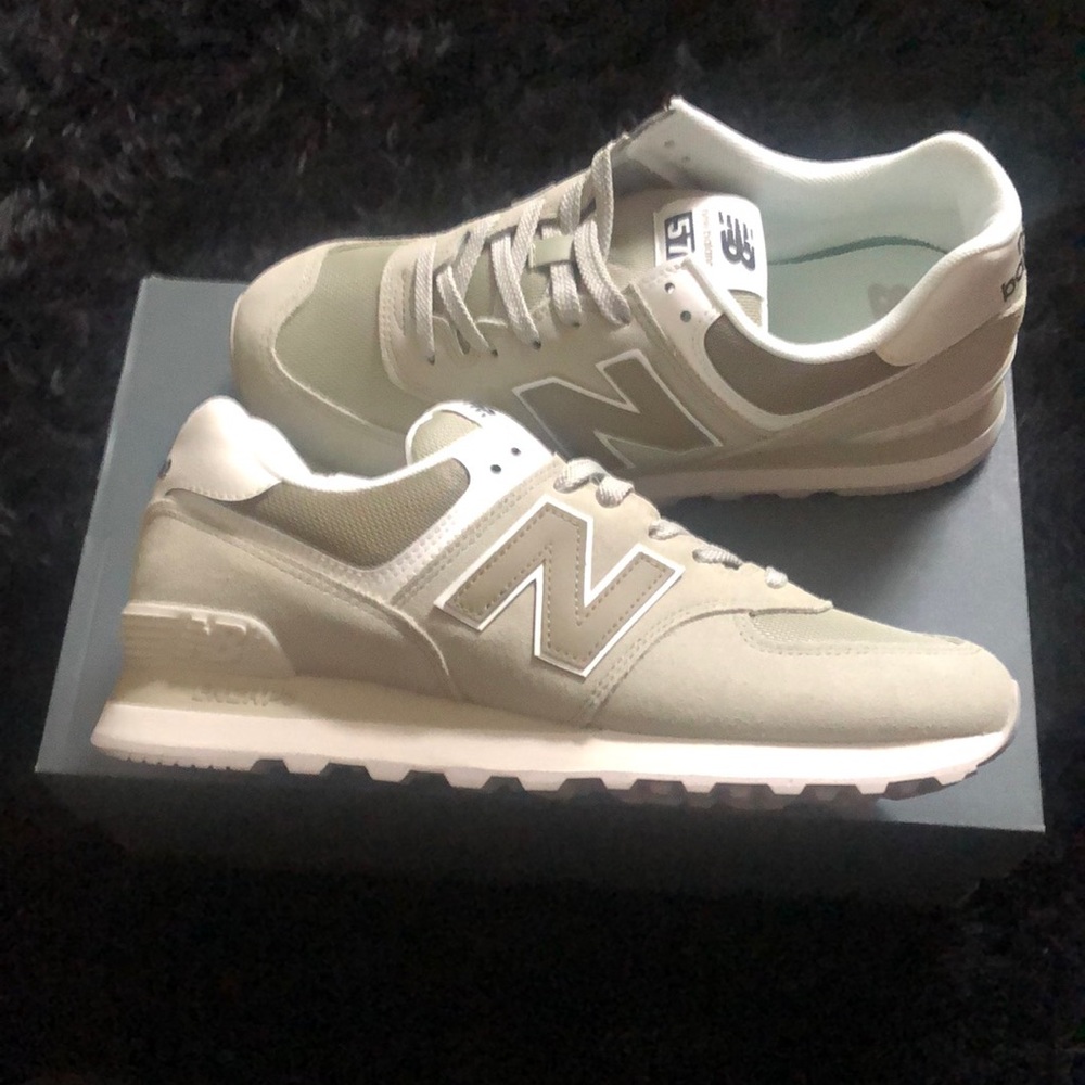 New balance 574, woman’s size 9.5 men’s size 8